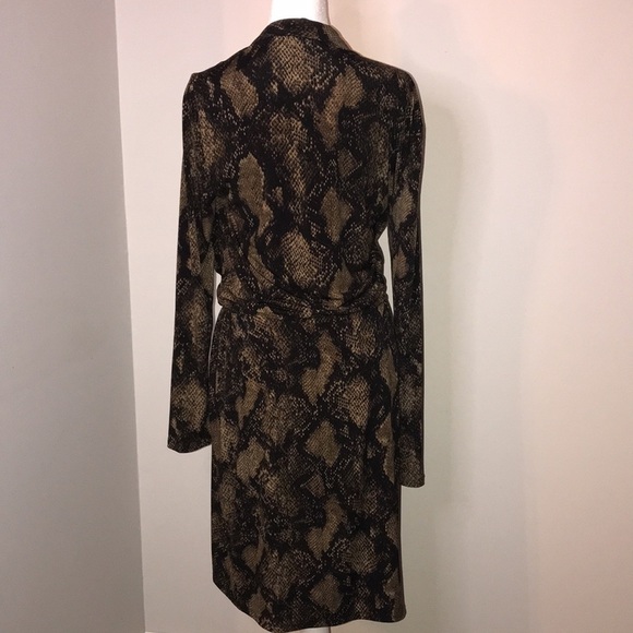 Tahari Snakeskin Print Faux Wrap Dress Size 6 - Picture 5 of 7